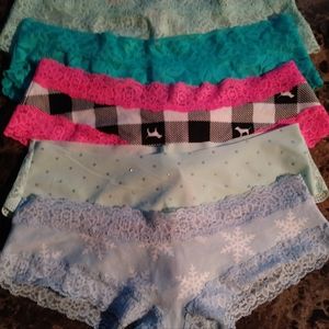 Victoria's Secret panties.. size M..